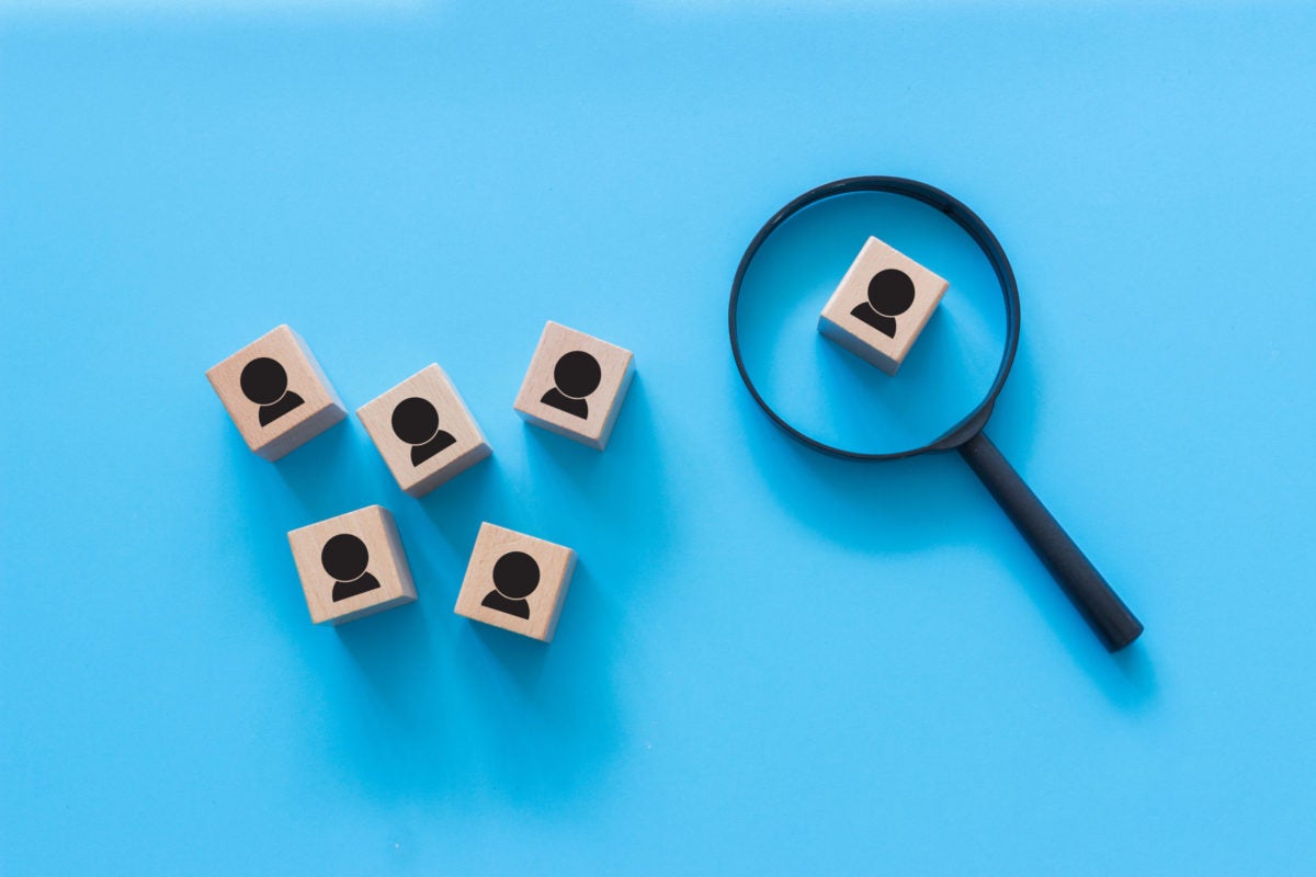 magnifying-glass-with-people-blocks