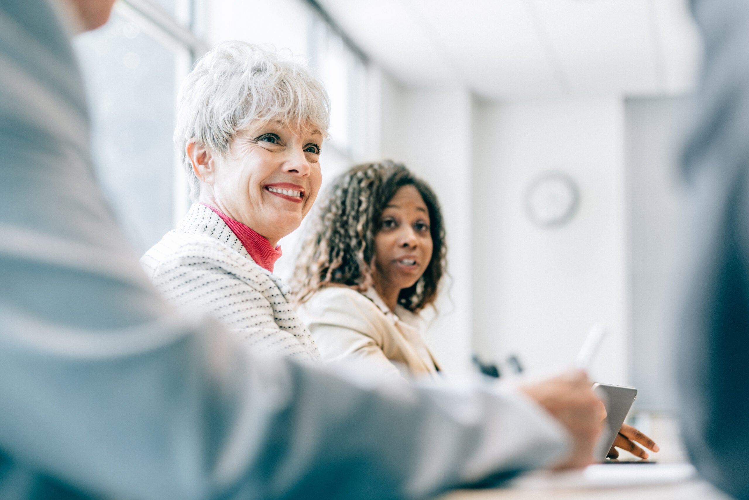 women-at-business-meeting-in-board-room